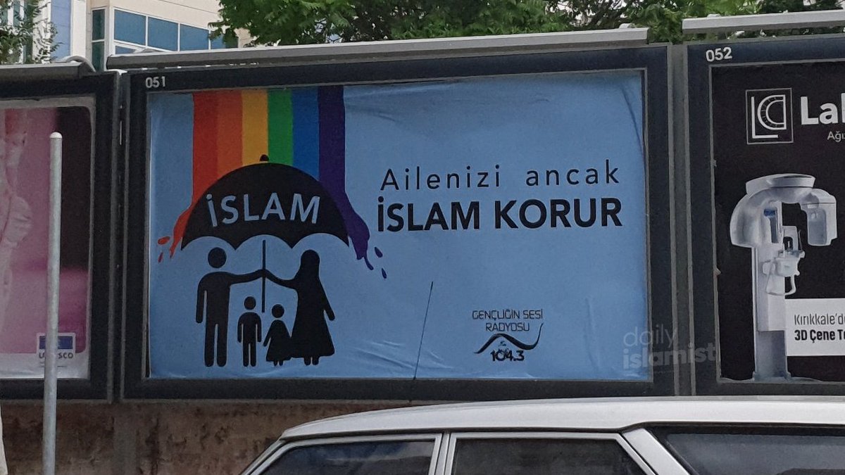 📸 | LGBT'ye karşı farkındalık büyüyor: Kırşehir'de reklam panolarına "Ailenizi ancak İslam korur" yazılı görseller asılmaya başlandı.