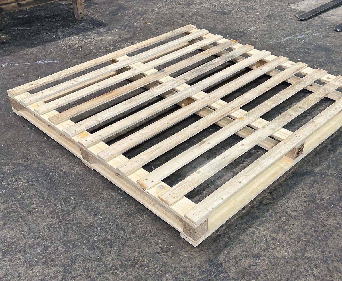 MurraysDPS's tweet photo. New job for a customer this morning

1800 x 1800 using a mixture of 75mm and 100mm width timbers

#timber #wood #heattreated #kilndried #nailgun #heavyduty #recycle #recyclable #cardboard #packaging #packingcases #packagingdesign #engineering #forklift #liverpool https://t.co/JVJkoyvwOM