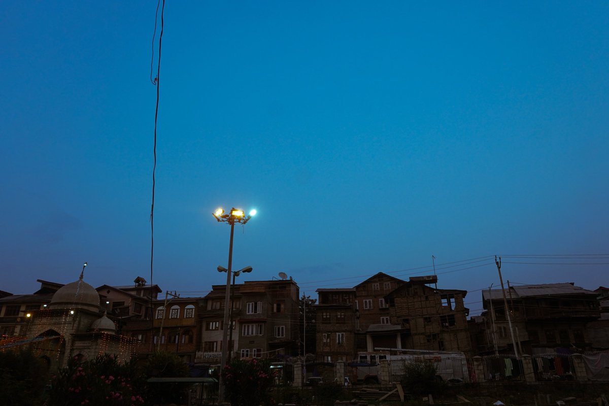 rayiskadir's tweet photo. #cinematography #Blues #bluehours #Kashmir #16mm https://t.co/p49S3o9NuU