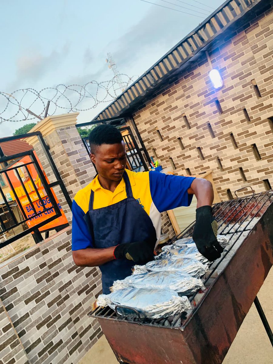 thekhajos's tweet photo. #VibesWithTD #Blesssome1 #TSHP
"DE KHAJOS BBQ" @Dekhajosbbq
* Crocker Fish Barbecue 🐟
* Chicken 🍗 And Chips 🍟
* Chips 🍟 And Salad 🥙
Location: Iwo, Osun State
☎️ +2348084173984
📨 Dekhajosbbq@gmail.com https://t.co/PPL0OXqTbt