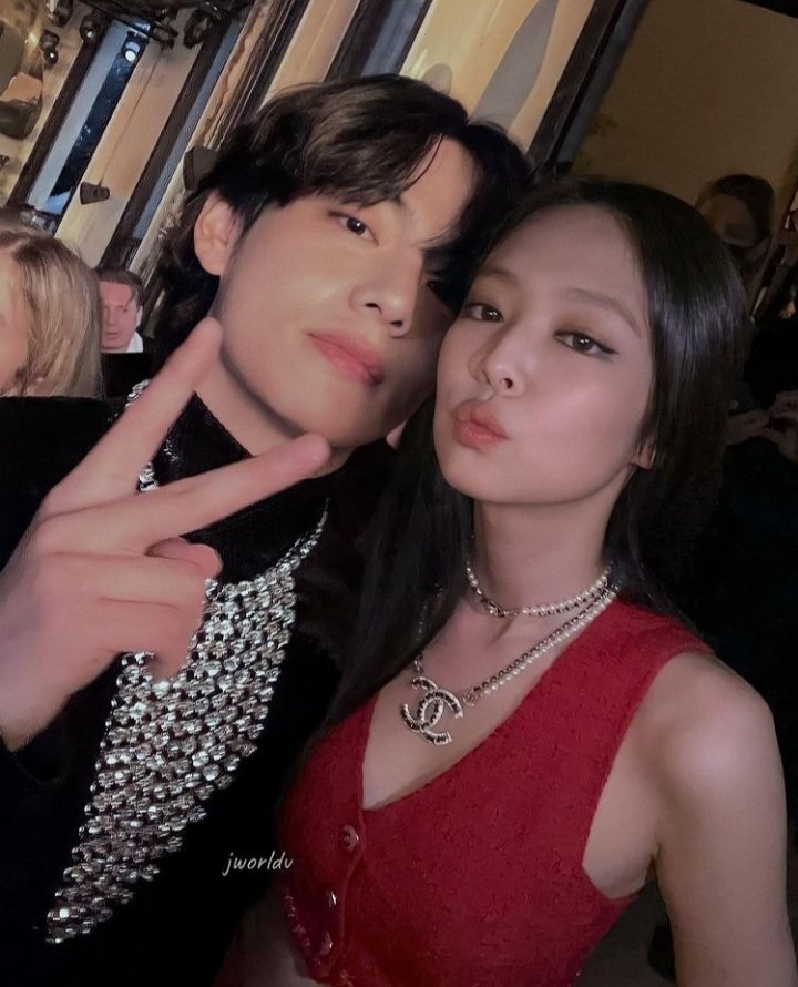 rubydevante's tweet photo. imagine them together at the pfw 

#TAEHYUNG #JENNIE https://t.co/nvuIilUIjw