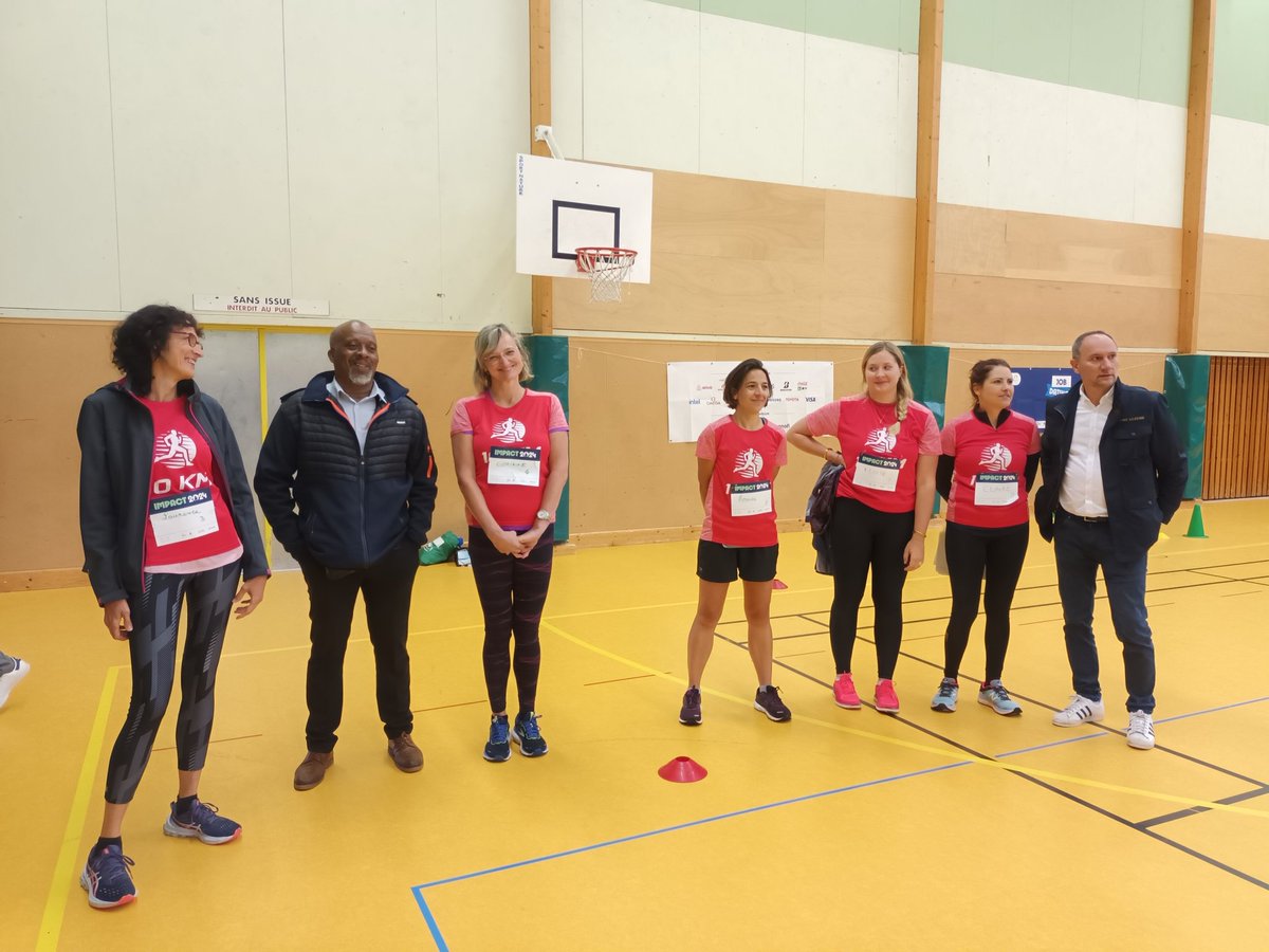 FTravail_NA's tweet photo. 👟 Top départ pour le Stade vers l'emploi à #Angouleme : #candidats et #entreprises font équipes de manière anonyme! 😉 https://t.co/iMAVu9HqLM