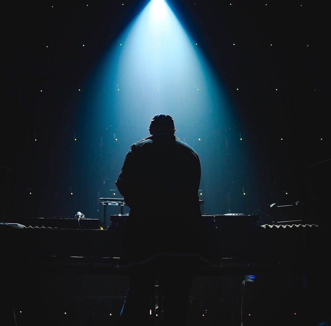 FUTURE10 tweet media