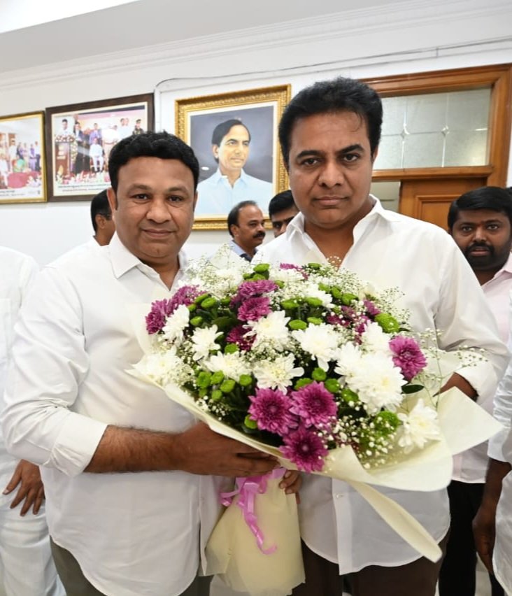 GaneshBigalaMLA's tweet photo. దేశంలోనే ప్రతిష్టాత్మకమైన స్టార్టప్ ఇంక్యుబేటర్ అయిన టీ హబ్ 2.0 ను ప్రారంభించిన గౌ.మంత్రి వర్యులు శ్రీ కేటీఆర్ గారికి శుభాకాంక్షలు తెలియజేయడం జరిగింది.
@KTRTRS
#ThubPhase2 https://t.co/l7fTyl1wkf
