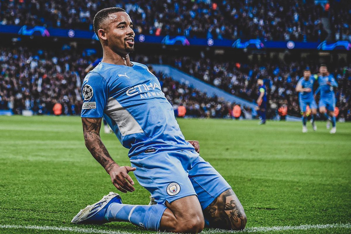 UPYOURARSENAL04's tweet photo. I am fully over the Raphinha saga. 

Fabio only wanted Arsenal
Jesus only wanted Arsenal 

Go for those types of players🤲❤ https://t.co/SalanF8pUD