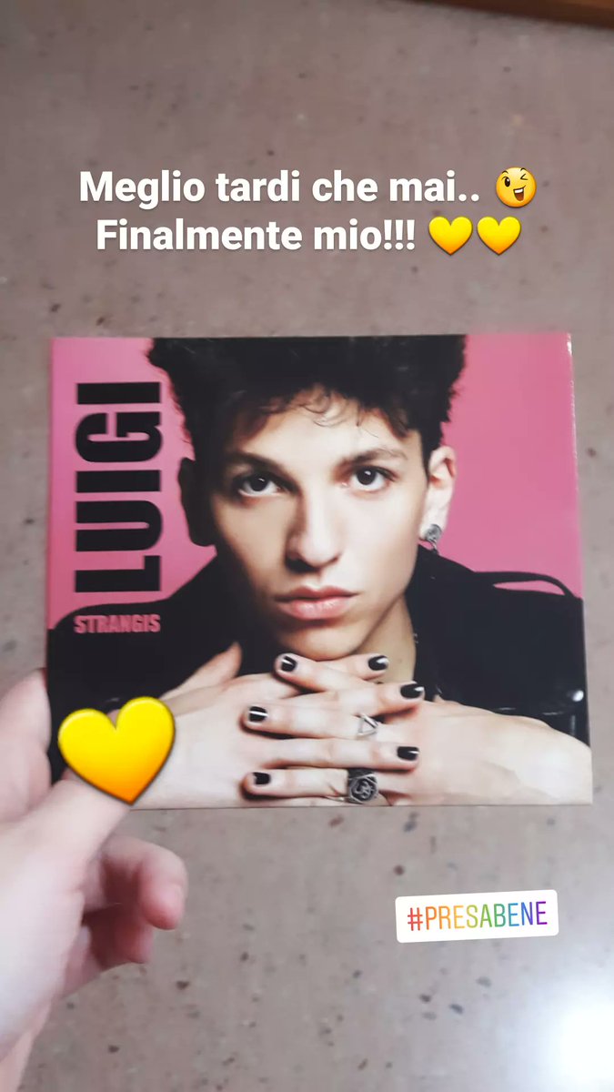 ilariaf1994's tweet photo. Meglio tardi che mai... 😉 Finalmente mio!!! 💛💛#luigistrangis #presabene https://t.co/WvI7zzRQkl