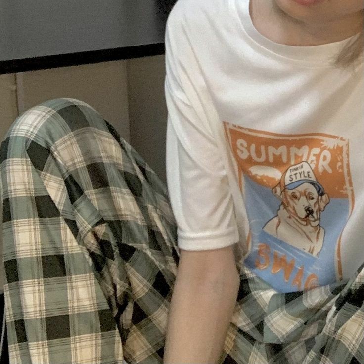 ‘” доброе утро ! ну, точнее день... я только проснулся, хе-хех (*/_＼) 
не хотите пообедать вместе, ваше высочество ? можем сходить в какое-нибудь местечко. 

надеюсь вы не забыли позавтракать, выпить воду и нужные таблетки ! чудесного дня ♡