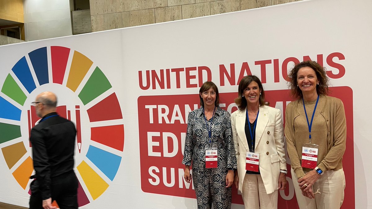 Participant avec la ministre de l’Éducation et de l’Enseignement supérieur 🇦🇩 <a href="/Estervilarrubla/">Ester Vilarrubla</a> à la réception offerte par la DG UNESCO <a href="/AAzoulay/">Audrey Azoulay</a> aux plus de 150 ministres qui participent au Pre-Summit Transforming Education à Paris <a href="/UNESCO/">UNESCO 🏛️ #Education #Sciences #Culture 🇺🇳</a> <a href="/TransformingEdu/">Transforming Education Summit</a> 🇦🇩🇺🇳