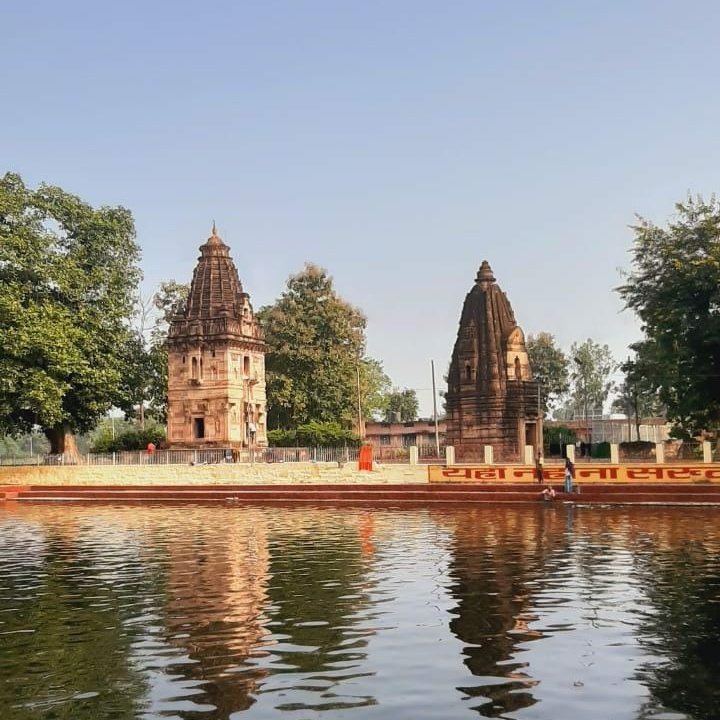 GoChhattisgarh's tweet photo. छत्तीसगढ़ के बिलासपुर ज़िले के रतनपुर में स्थित महामाया मंदिर ऐतिहासिक एवं धार्मिक दृष्टि से बहुत ही महत्वपूर्ण है| ऐतिहासिक, धार्मिक तथा पर्यटन की दृष्टि से ये मंदिर प्रदेश के सर्वाधिक महत्वपूर्ण धार्मिक स्थलों में से एक हैl
#gochhattisgarh
#VisitCG 
#ratanpur 
#temples https://t.co/VRXrpnKxD5