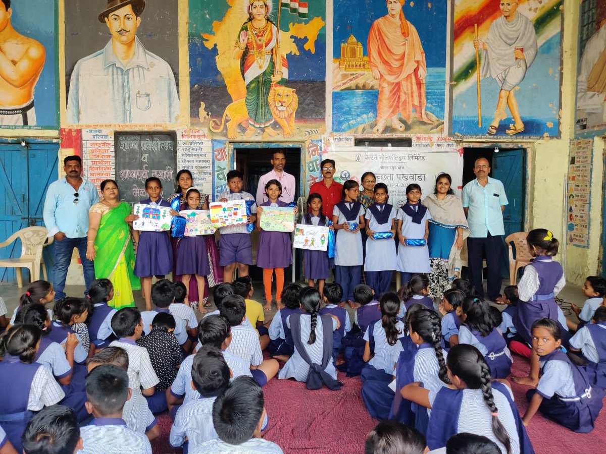 SocialWcl's tweet photo. @TeamWCL As a part of Swachhtha Pakhwada activities at Ballarpur Area, various competitions like drawing, elocution and essay writing have been conducted at Sasti ZP school. Prizes were distributed to the best participants. https://t.co/jiXz7w80bO