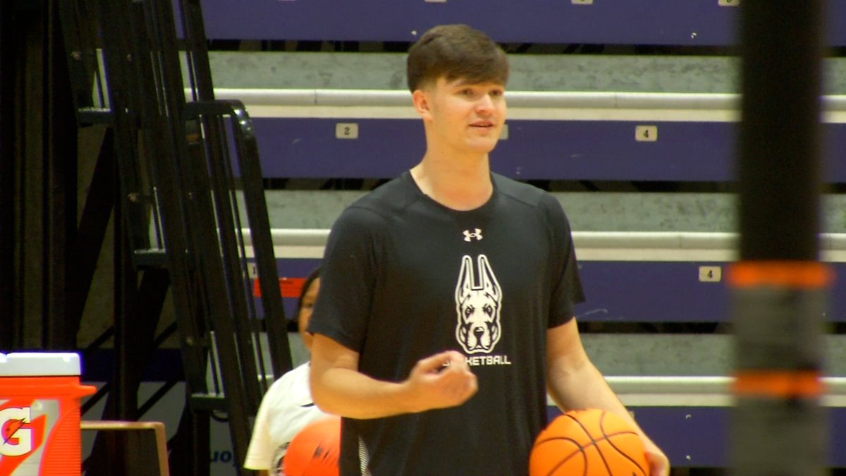 Like programs across the country, the <a href="/UAlbanyMBB/">UAlbany Basketball</a> team has a lot of new faces. But one of those new faces is very familiar with the #GreatDane program.
trib.al/q9ikByP