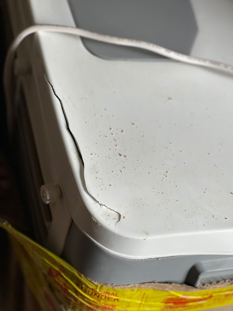 vishruthp's tweet photo. @DRSAgarwal one of worst service i have opted for,i had took your service on May2nd’22,its an house shift service within Bangalore,Firstly it was handled very pathetically,In the hurry to complete shifting, they miss handled my aircooler and Printer,No response from customer care https://t.co/EcKHKuvODl
