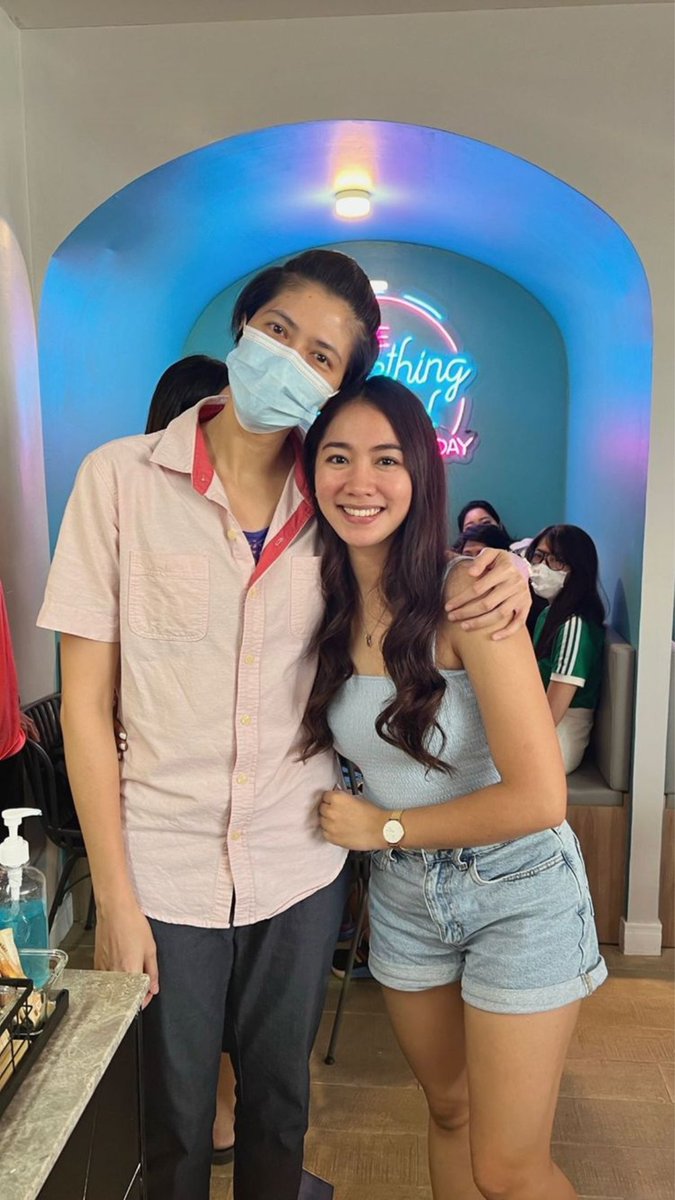 _tchofficial's tweet photo. Carly with Pleumjit 🫶🏻 https://t.co/pPyyQUcmpb
