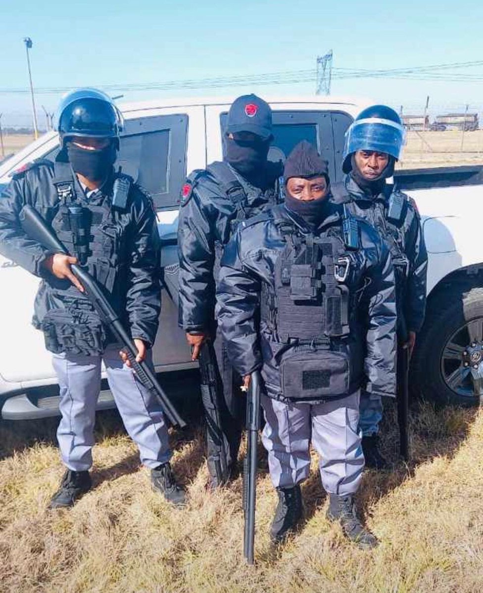 Ntlg_Security's tweet photo. TRT Team on duty with our Armoured, Gear’d Up Vehicles #ntlg #securityguard #nationalkeypoint #TRTresponse #nduba #Stage10 security https://t.co/WHOuMmOlUQ