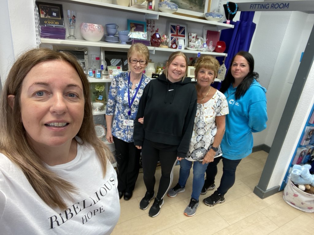 #teamwork #TogetherStronger #dedication #beatingcancersooner #rebellioushope 🥰 #checkyourpoo @Mid14cruk @Caroline_Keech @CR_UK