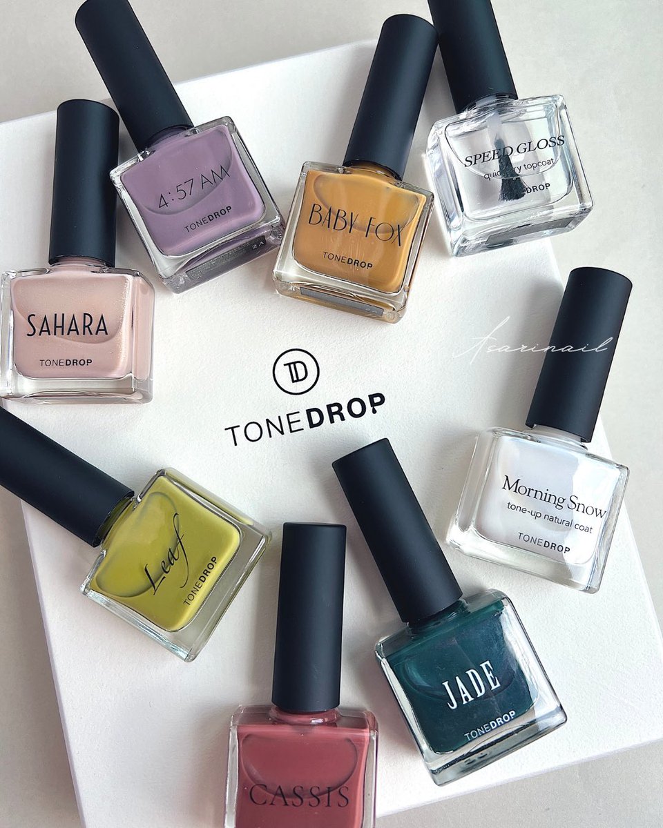 asari_nail's tweet photo. (@dupbeauty )から新ネイルブランドが発売されました👏全18色の中から6色(+ベース・トップ)を頂いたんですが、せっかくなら全部つかってみたい！とよくばりマルチカラーネイルに🎉配色も何も考えず塗ってみたけど、どれもスモーキーな色味だからかまとまりがあってカワイイ☺️ https://t.co/iYFEhgLawe