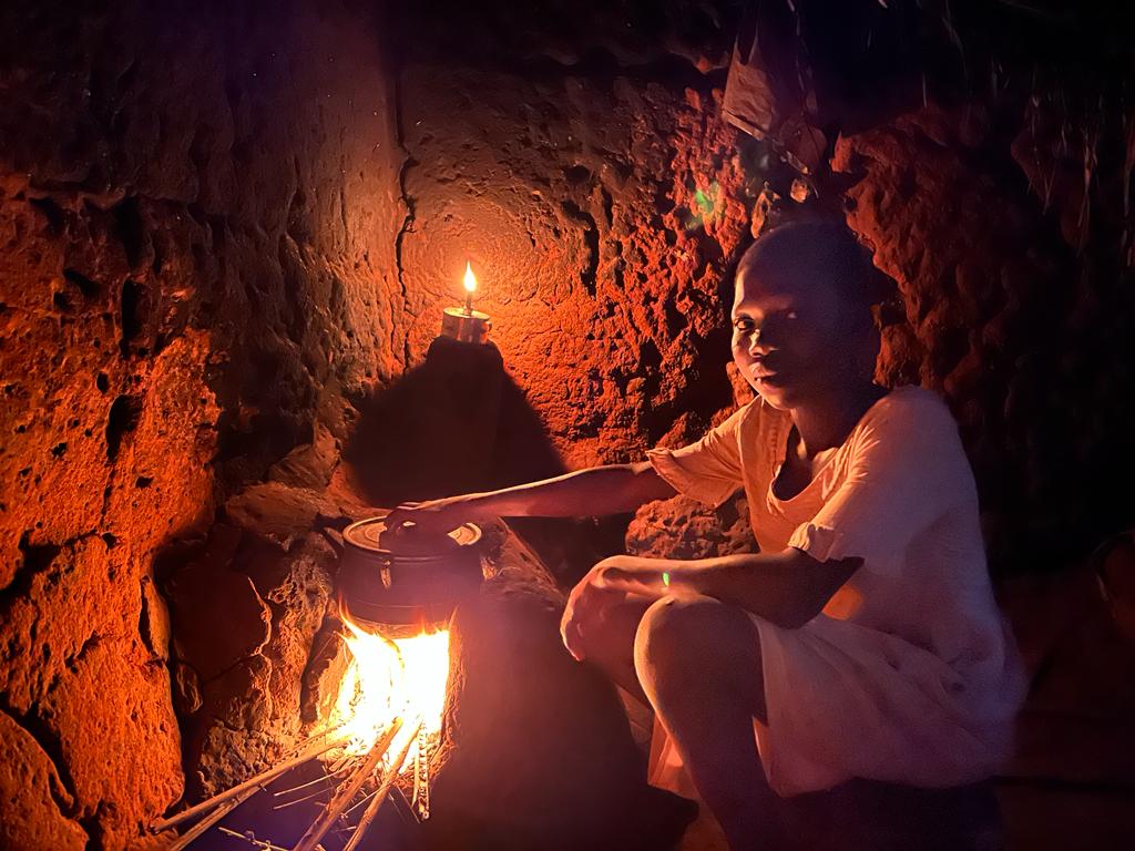 Environ 94 % des personnes #réfugiées et déplacées qui vivent dans les camps n'ont pas accès à l'#électricité. La Humanitarian Energy Conference qui s'est tenue à Kigali le mois dernier a rappelé que "l'énergie est une question de dignité" #HEC2022 #ODD7  lnkd.in/ebfeg3JW