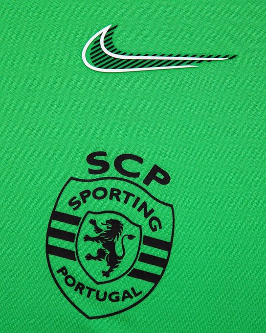 Trainingsshirt 22/23 🔋
Schnapp dir jetzt deinen 👉 bit.ly/3Nz9Apt #SportingCP