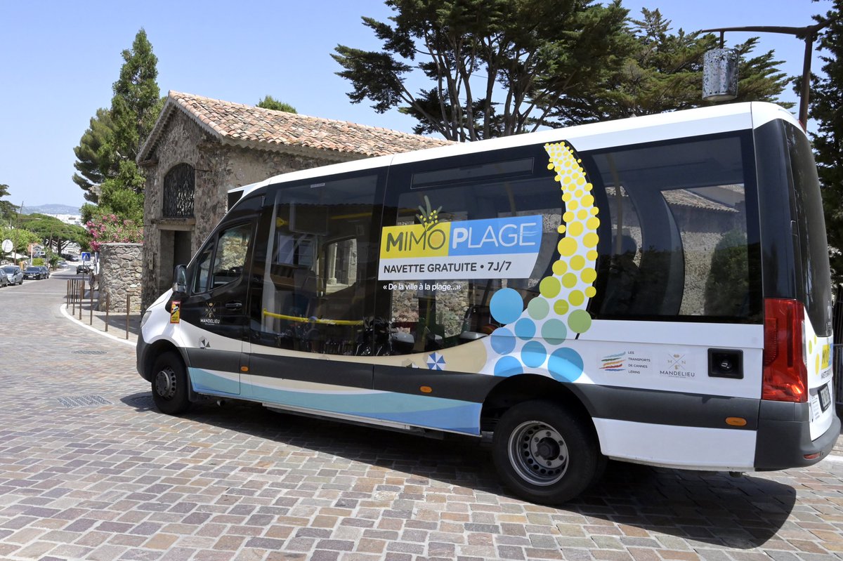 CACPLOfficiel's tweet photo. 📍 Retour des navettes estivales à #CannesLérins, dans le cadre de la prise en charge financière par les communes membres, à savoir :

🚎 #BoccaCabana et #MouréRouge,
🚎 #MimoPlage et #LaLittorale,
⛵️ #NavetteMaritimeEsterel.

Infos 👉 https://t.co/VmqVVxxMmx https://t.co/YmS34dy8L0