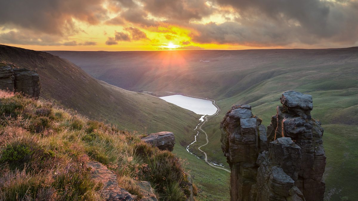 AlexEveritt91's tweet photo. Decent day today. @theclauseuk
Are about to release forever young, its
Friday tomorrow,that means It's weekend. I'm off hiking at dovestones reservoir and the trinnacle and the weather is decent. Sound. #ForeverYoung #TheWeekend #TheTrinnacle https://t.co/81KTfiYDBY