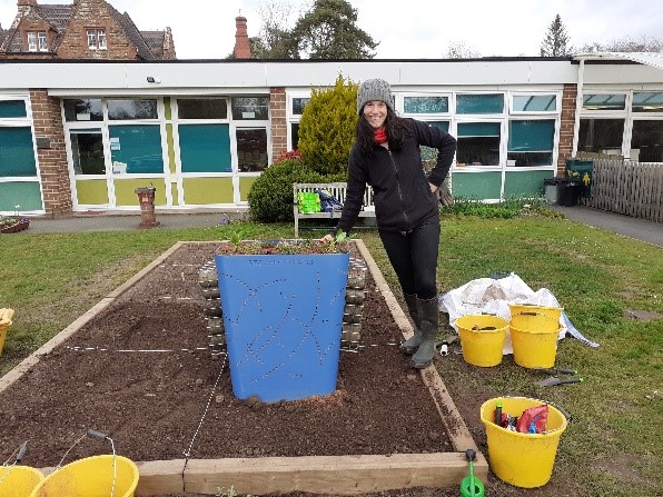 Buzz_dont_tweet's tweet photo. ...and some before &amp; after images of the #Pollinator Garden at #Worfield Primary School.
🌻
The #Severn #BLines project may be over but the legacy will continue; you can still create your #PollinatorPatch &amp; add it to our B-Lines Map 

Find out how👇
https://t.co/DH0MgojZDJ https://t.co/iAFlGhiu6i