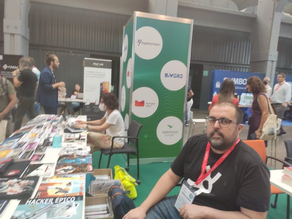 Singularity_Ex's tweet photo. No te pierdas hoy a #SingularityHackers en el stand junto a @mypublicinbox y @0xWORD en el @OpenExpoEurope  2022 de @LaNaveMadrid ¡Pásate a ver a @sergiofg qué te explicará cómo descubrir qué perfil de #ciberseguridad es el tuyo! https://t.co/kh51ScHmGg
