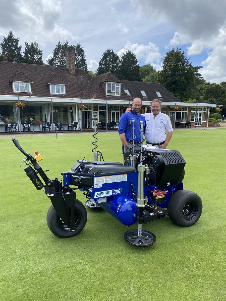 Adam McColl of Gerrards Cross GC taking delivery of his @Air2g2Official from <a href="/FisherDavid1971/">Fisher David</a> from <a href="/GeorgeBrownsLtd/">George Browns Ltd</a> yesterday. This new model from <a href="/CampeyTurfCare/">Campey™ Turf Care Systems</a> has the new auto spacing function!