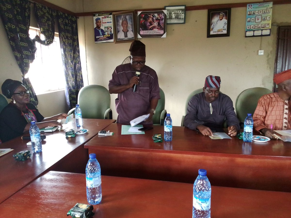 ogscofedcoop's tweet photo. ... producing #Coop, Digitalization &amp; ICT #Coops.

Mrs. Ajayi also appreciated Mrs. Uti for approving the Organization #DevelopmentalTraining for the Board of Directors &amp; the Management Staff from July 5th to 7th, 2022.

#WeAreCoops #OgunCoopDigitalization #coop4dev #FarmersCoop https://t.co/Ugn7lS4jcu