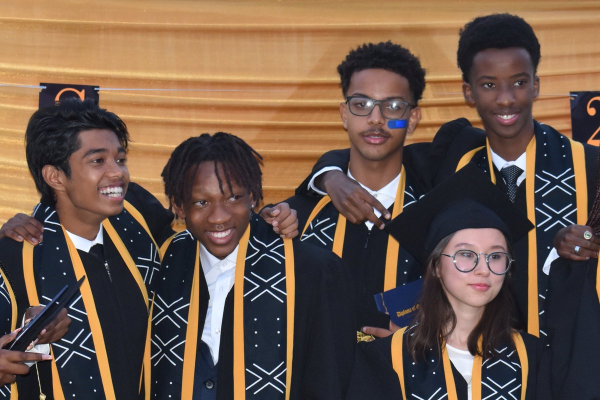 ISK_Kigali's tweet photo. Congratulations Class of 2022!

#ISK2022 #seniors #becompassionate #staycurious #Kigali #Rwanda https://t.co/NQ4OMHoAIS