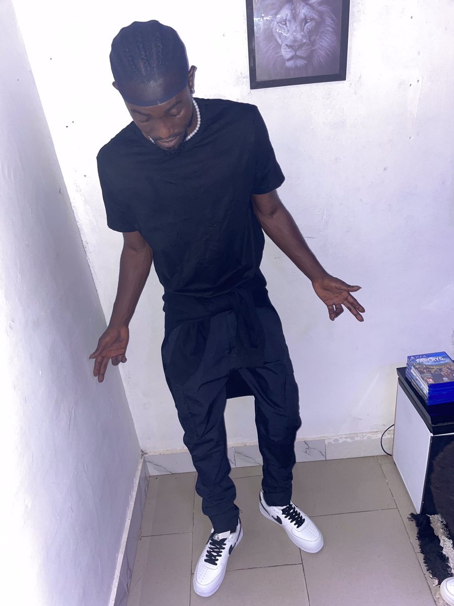 Snyper_Gh1's tweet photo. New music video drops soon 🔌🎬 #Anticipate ✅ https://t.co/OmxQ1Mln6j