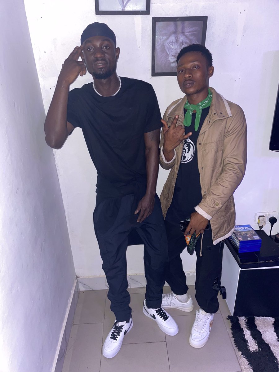 Snyper_Gh1's tweet photo. New music video drops soon 🔌🎬 #Anticipate ✅ https://t.co/OmxQ1Mln6j