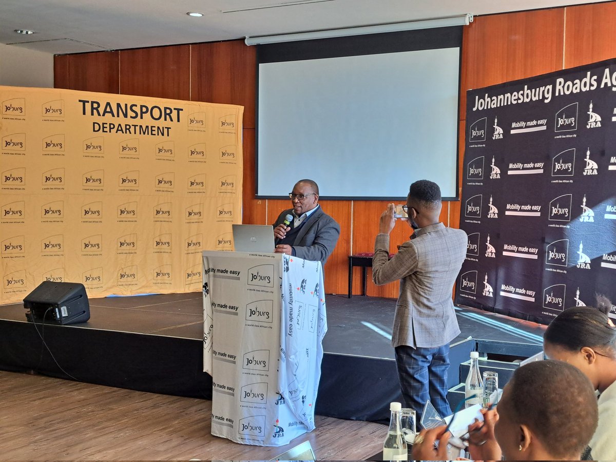 Olebo1985's tweet photo. @MMC4Transport making his opening remarks on Day 1 of the Strat Session of the Office of the MMC for Transport

@CityofJoburgZA
@MyJRA 
@JoburgMetrobus 
@ReaVayaBus 
@CoJTransport https://t.co/J8BcjI5Cbm