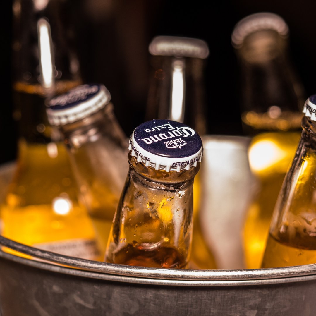 PalmerasMoyano's tweet photo. Hola familia,
Qué mejor forma de combatir el calor que tomando una buena cerveza fresca, disfruta en el Tardeo de Moyano con nosotros todos los días desde las 18h!
#beer #alcorconcity #copas #tardeo #shishas #alcorcon #copas https://t.co/yq45whcPLw