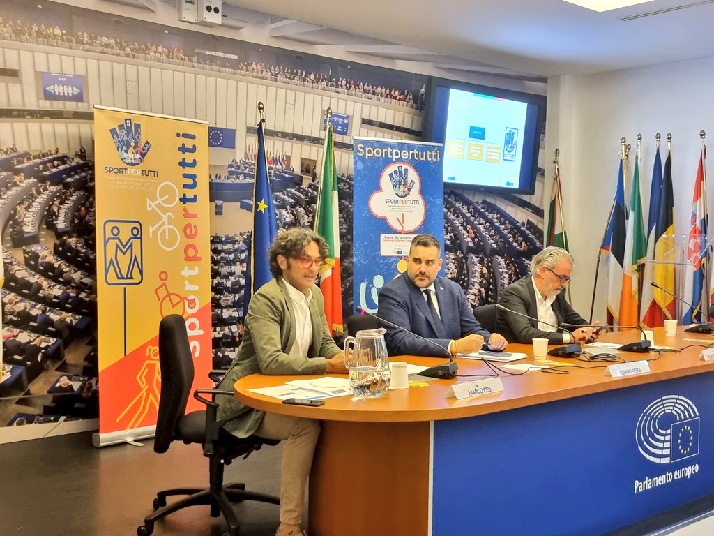 #sportpertutti si entra nel vivo delle azioni progettuali con l'intervento di <a href="/MarcoCeli74/">Marco Celi</a>: animatore sportivo territoriale, voucher per tutt@; mobilità semplice e sperimentale, tavoli tematici regionali. In 15 Comitati regionali e 26 territoriali Uisp. <a href="/UispNazionale/">Uisp Nazionale</a>