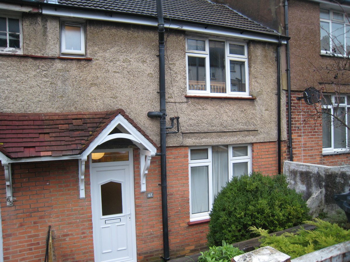 Sutherlands61's tweet photo. Students - 4 double bed house with Two W.C plus washer and drier.  Can be with or without bills.  Starts 23/08/2022.  Price without £2200pcm.  Close to Brighton Uni/Aldi/Lewes Road https://t.co/6K9trtEtSy