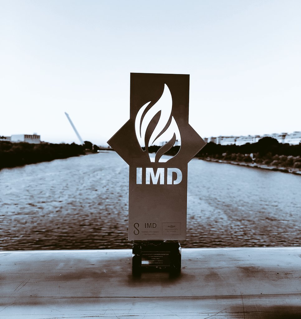 Pequeños placereres que nos da la vida...⚽⚽🐉🐉 @Juanca816 <a href="/aangulodmgz/">AntonioAngulo</a> <a href="/atlasfs/">dragonesATLASFS</a> <a href="/jgallardolosada/">Jose Gallardo</a> Campeones <a href="/IMDSevilla/">IMD Sevilla</a> futsal peques.
GRACIAS A TODOS