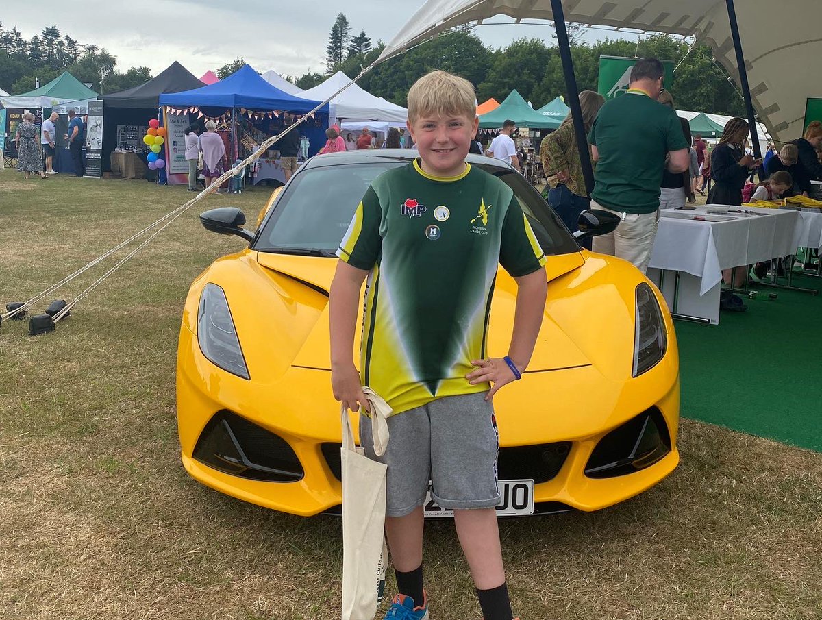 DesignArmstrong's tweet image. Back at the @norfolkshow - great to catch-up with lots of people we haven't seen since you know when.

Yesterday, we were helping on the @NORCanoeClub stand, with the @BritishCanoeing Mascot getting lots of love! Plus finding my next car @lotuscars 

#lifeindesign