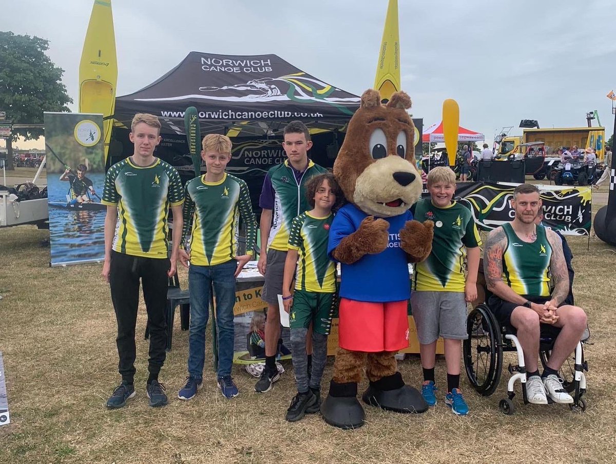 DesignArmstrong's tweet image. Back at the @norfolkshow - great to catch-up with lots of people we haven't seen since you know when.

Yesterday, we were helping on the @NORCanoeClub stand, with the @BritishCanoeing Mascot getting lots of love! Plus finding my next car @lotuscars 

#lifeindesign