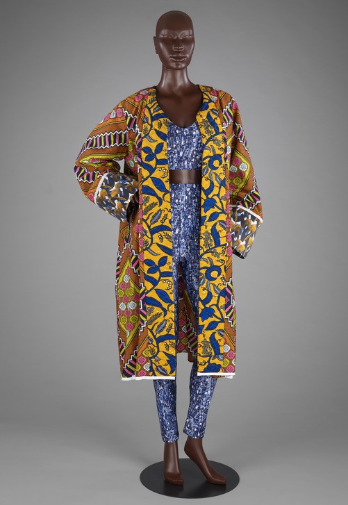 V_and_A's tweet photo. Glorious patterns 🤩 

Designers such as @lisafolawiyo are reimagining Ankara cloth through innovative tailoring techniques.

See it up close in Africa Fashion, our new show opening Saturday.

Members go free.
Book tickets - https://t.co/numwV0VevZ https://t.co/nsaixa0wwQ