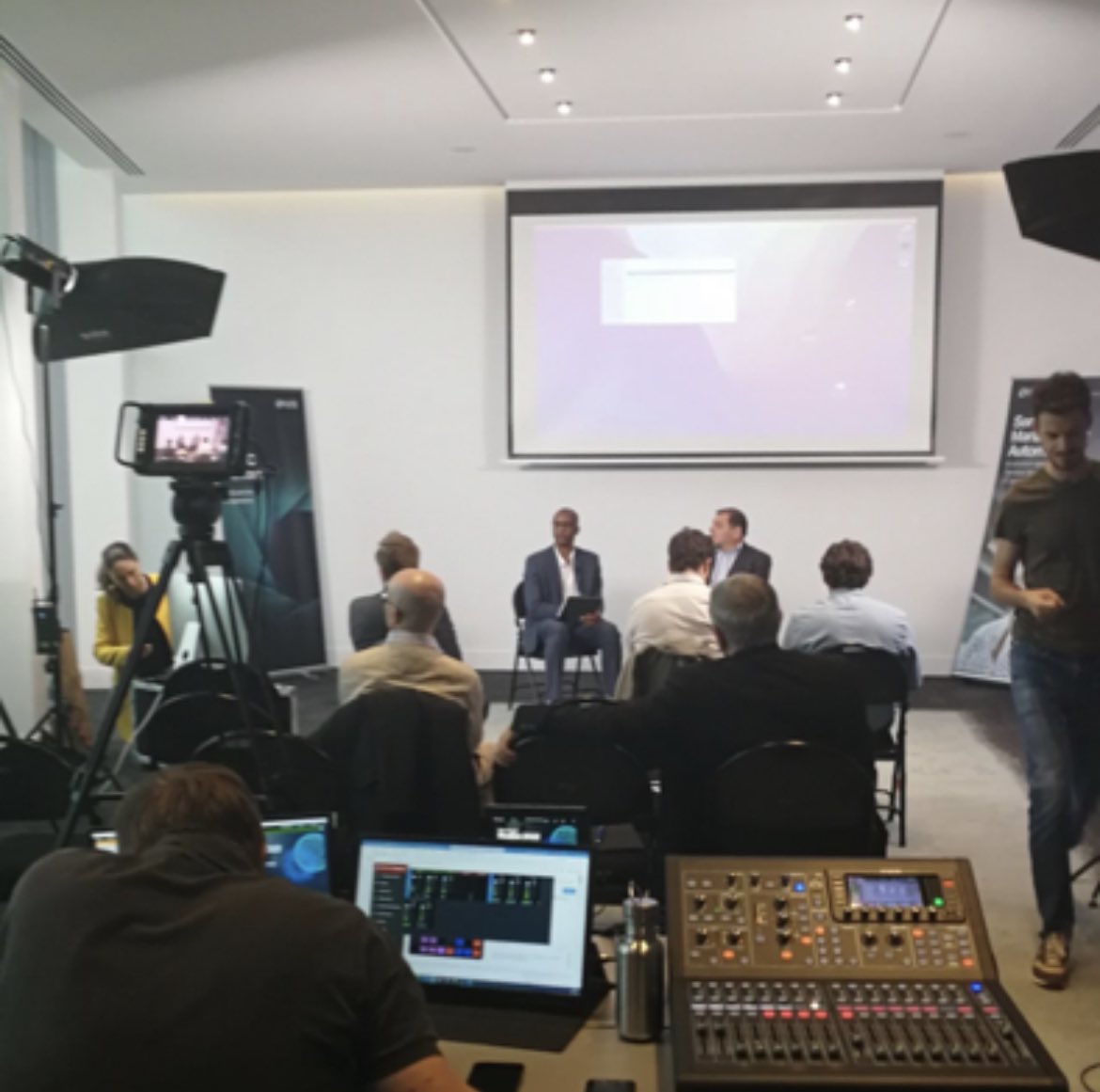 t_lussiez's tweet photo. Merci @MicroFocusFR #partenaire @inetum_fra pour cet événement Micro Focus Realize #ITOM live et ces échanges #AIOps #ITOM https://t.co/uxRpIseNs8