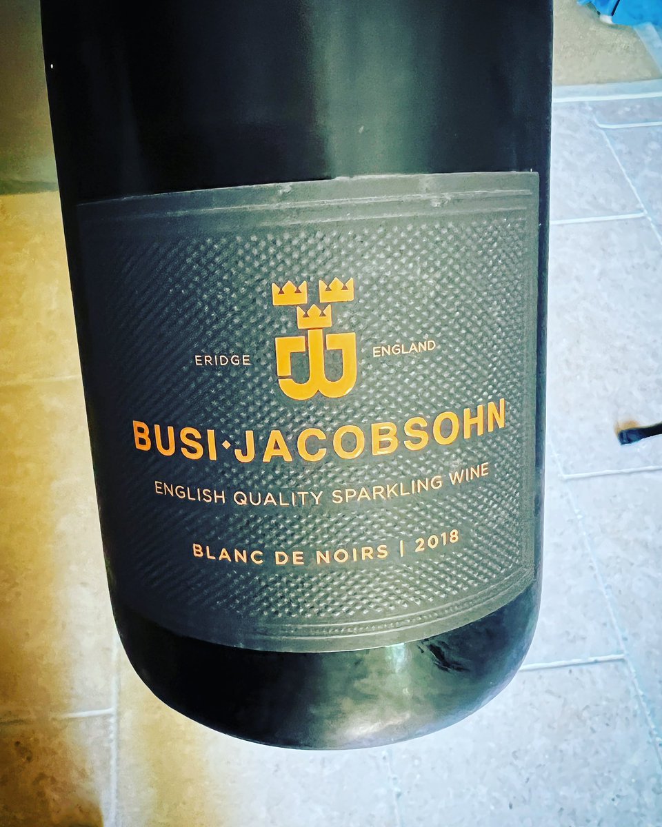 Classy, refined new English Blanc de Noirs from a 5-ha estate in Sussex. 78% Pinot Noir/ 22% Meunier, 36 months on the lees. Red berry aromatics and a fresh chalky note; delicious and well balanced – firm acidity but a breadth & complexity that makes it ripe for early drinking.