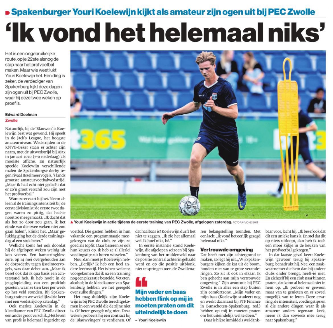 SV_Spakenburg's tweet image. MEDIA | Youri Koelewijn traint momenteel mee bij @PECZwolle en vertelt over zijn belevenissen in een leuk artikel van @ADSportwereld.

Wij wensen Youri nog veel succes. Wat de uitkomst ook is, wij als club zijn trots op deze rasechte Blauwe!