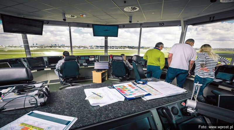 Gobierno y controladores polacos llegan a acuerdo para dirimir conflicto laboral - atclatino.webcindario.com/?p=2953