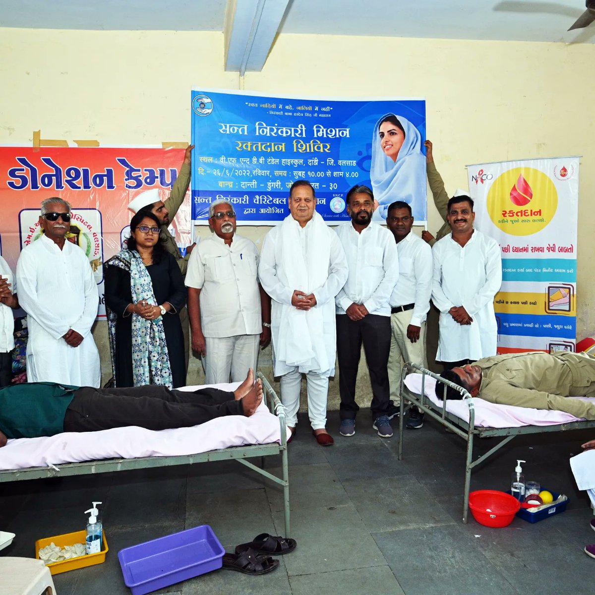 BasranOnkar's tweet photo. 26/6/22
#Dungri #Daati
Blood donation camp was organised in Dungri of South Gujarat,Surat by Sant Nirankari Charitable Foundation,150 units of blood were collected by Civil Hospital Valsad.#santnirankarimission #SantNirankariCharitableFoundation #blooddonation
#DhanNirankar https://t.co/T8lnzDw6ob