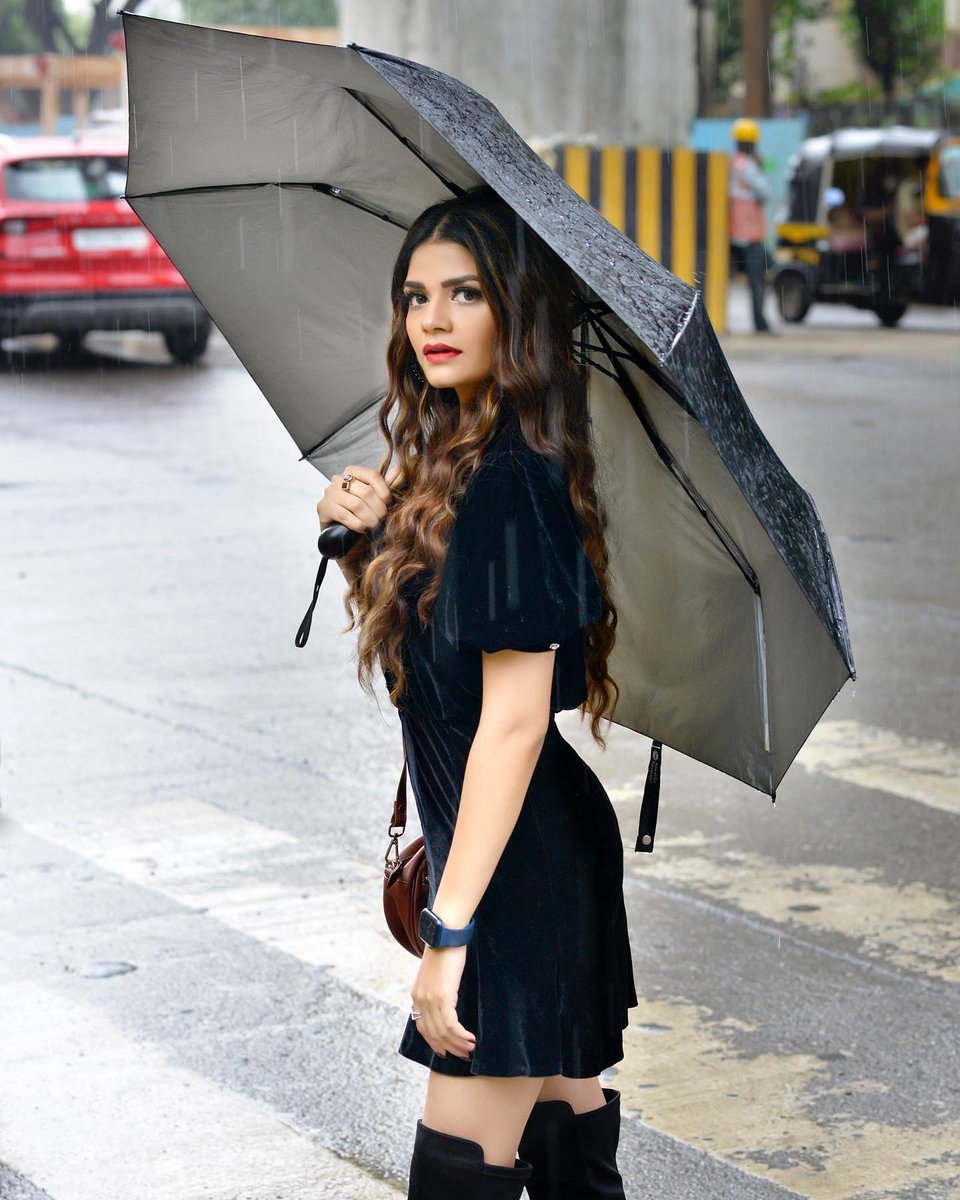 Kajalchouhan007's tweet photo. Let The Rain Wash Away All The Pain Of Yesterday…🖤🖤

#look #shoot #shooting #shootmode #shootlife #actor #actress #actorslife #model #modeling #modellife #telugu #tamil #fb #facebook #facebook_page #shoutout #glamour #style #stylish #kajalchouhan_official #kajalchouhan https://t.co/Z3OWnPjS93