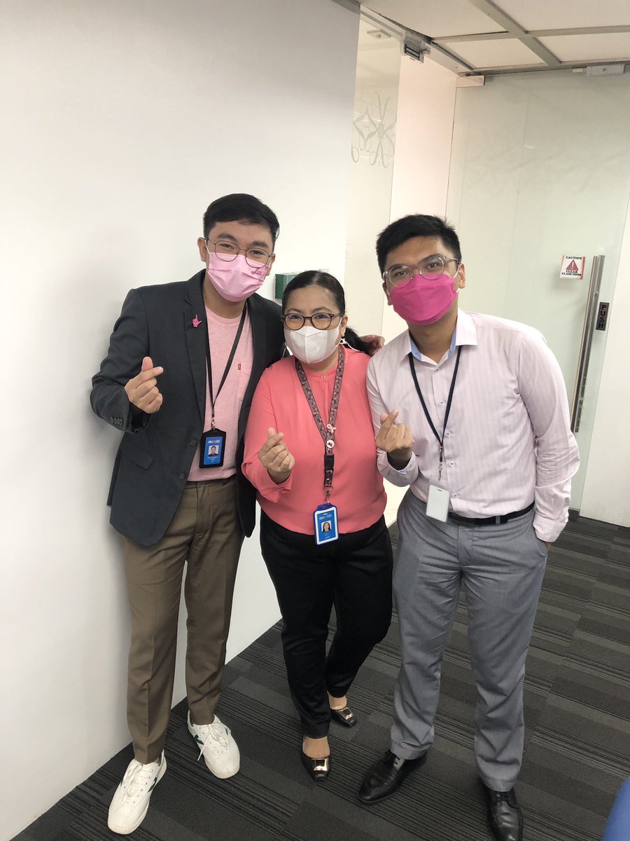 LebsPabines's tweet photo. From KakamPink to Ka-Angat Buhay 🌷

#OnePinkFight
#ThankYouVPLeni 
#AngatBuhay https://t.co/Dqn2gCxF1H