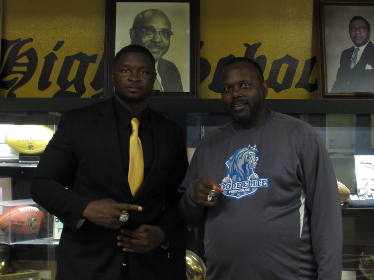 MOBILE, ALABAMA 
STAFF REPORTS 

It was great talking with <a href="/WilliamsonLions/">Lillie B. Williamson High School</a> Head Coach <a href="/AC_BIG12AU/">Antonio Coleman</a> last night at their parent meeting. Coleman is assembling a jaw-dropping coaching staff and has some big time players on his team. Their motto is #WhyNotWilliamson and we love it.