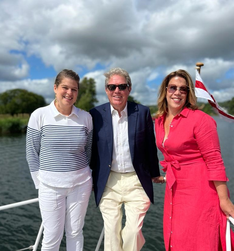 DValuations's tweet photo. We had an amazing team day out at @HenleyRegatta to celebrate another great year and to say a huge thank you to all the team! So much fun was had by all!

We would like to thank everyone at @vintagedaysout1 for a wonderful day!

#welovewhatwedo #valuations #doerrdallasvaluations https://t.co/Nyuo6qtqBm