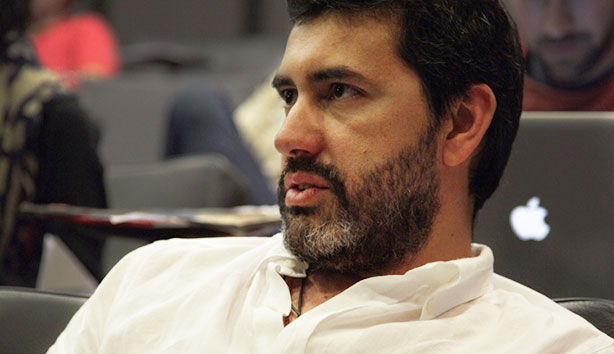 AlumniFLUL's tweet photo. 🆕 O antigo aluno Pedro Lopes, que se licenciou em História pela @letras_ulisboa, vai adaptar para televisão o livro O Codex 632, de José Rodrigues dos Santos.

Leia a notícia aqui: https://t.co/I0JePdWs44.

#flulalumni #flul #ulisboa @ULisboa_ https://t.co/ogs16cNuVi