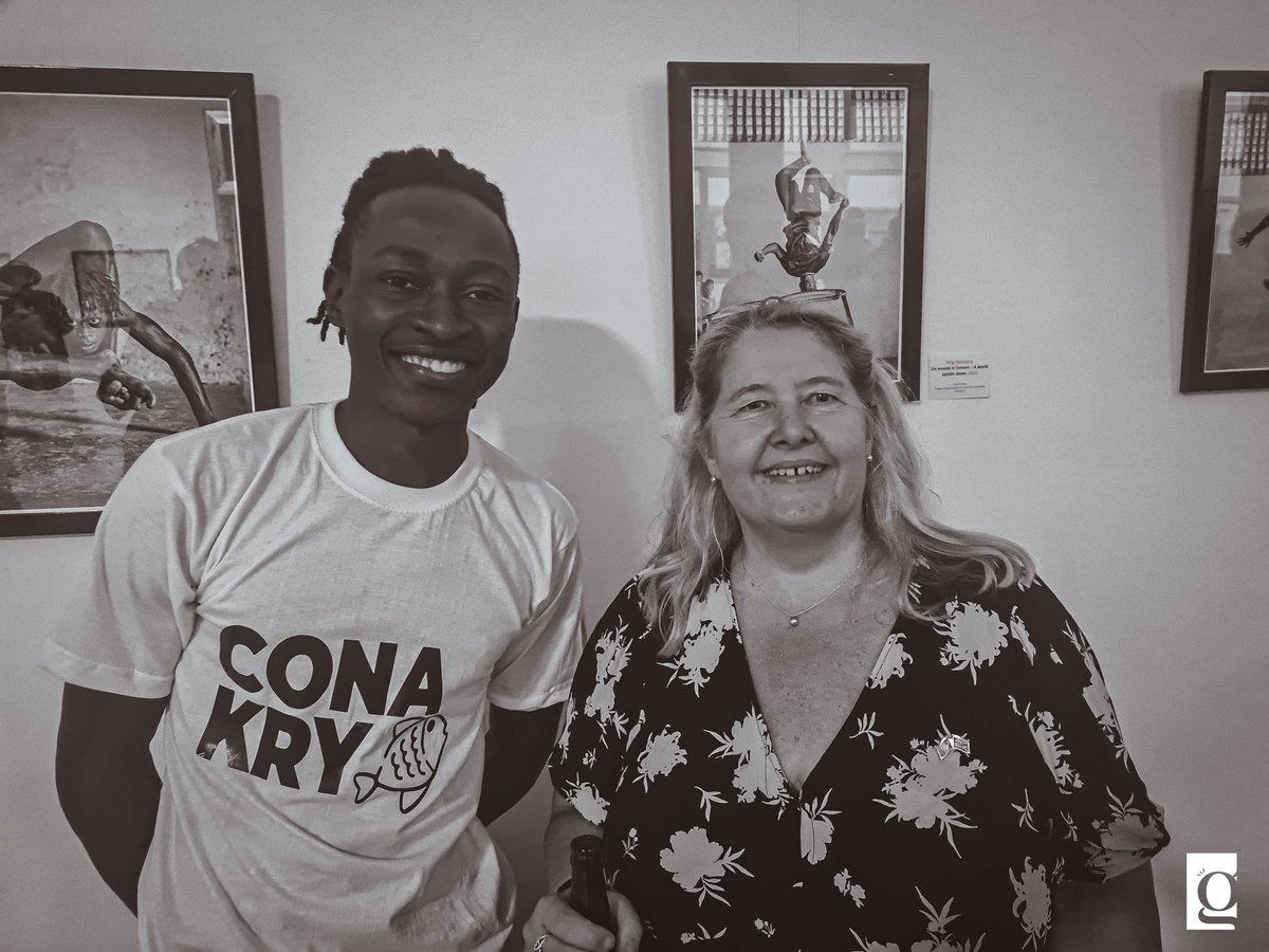 Guinea_Gift's tweet photo. WAOUH 😃
@GoumouGraphics est le photographe qui nous a fait l'honneur de nos photos gratuitement et n'a jamais voulu que nous en fassions cas.
Mais là, en plus de faire un achat en soutien, la PHOTO dit tout 👀
#kibaro #TgTwittos https://t.co/bp3382NXRU